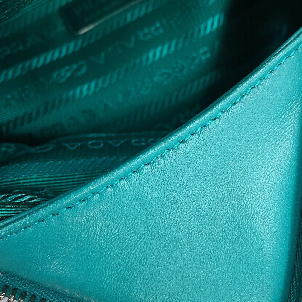 PRADA Bag - Picture 13 of 16